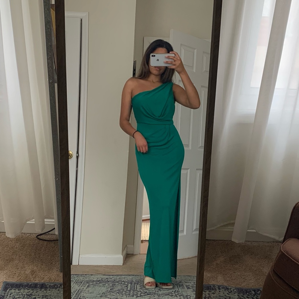 Stunning emerald green BCBG dress